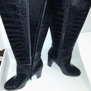 Womens' Black alligator boots